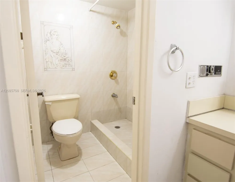 506 NW 87th Ave #212 Miami, FL 33172