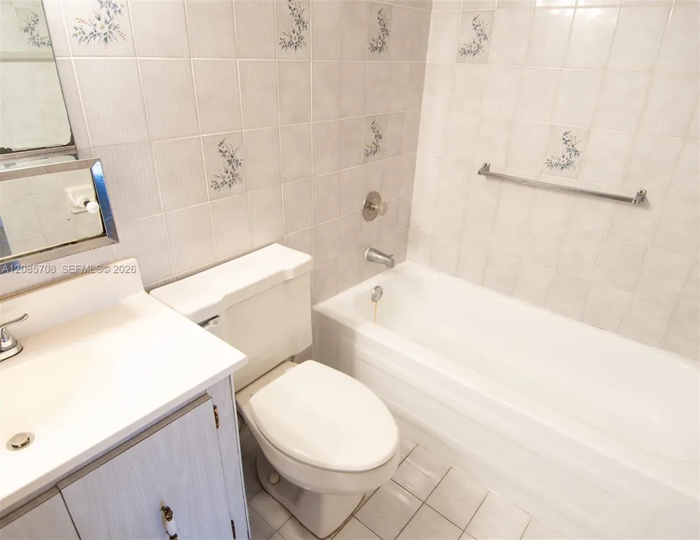 506 NW 87th Ave #212 Miami, FL 33172