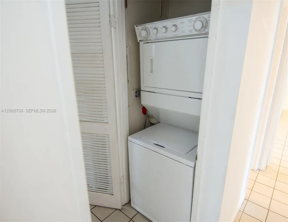 506 NW 87th Ave #212 Miami, FL 33172