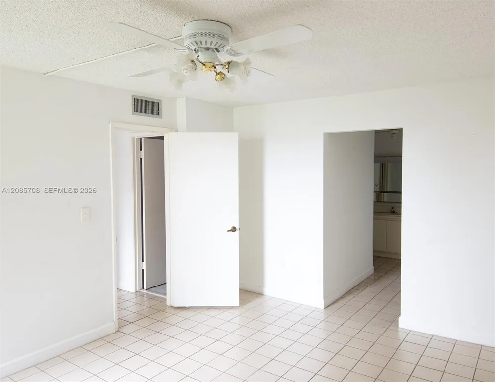 506 NW 87th Ave #212 Miami, FL 33172