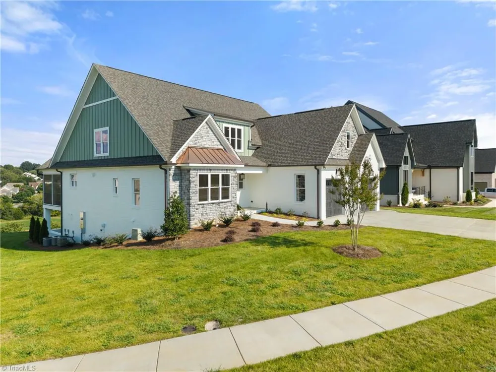 727 Royal Jasmine Court Winston-Salem, NC 27106