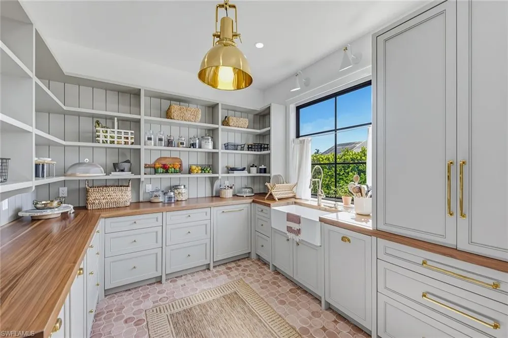 839 Chestnut Court Marco Island, FL 34145
