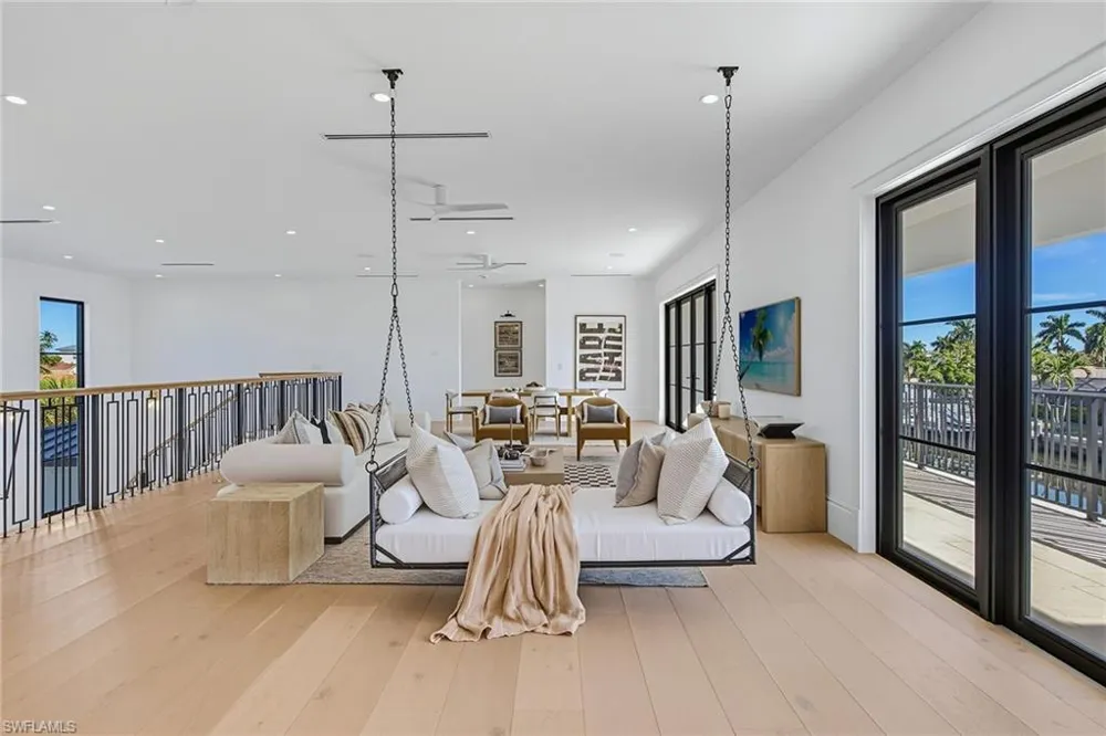 839 Chestnut Court Marco Island, FL 34145