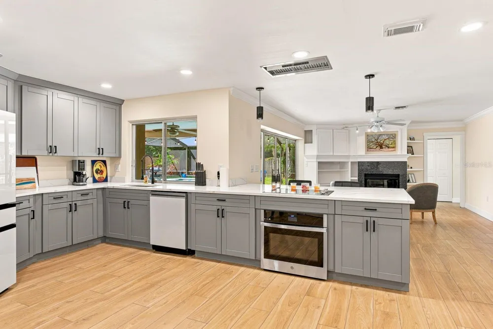 2761 WESTCHESTER DRIVE Clearwater, FL 33761