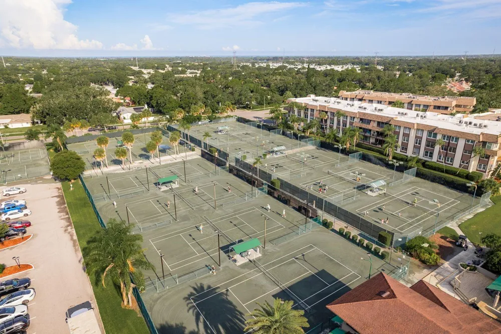 2761 WESTCHESTER DRIVE Clearwater, FL 33761