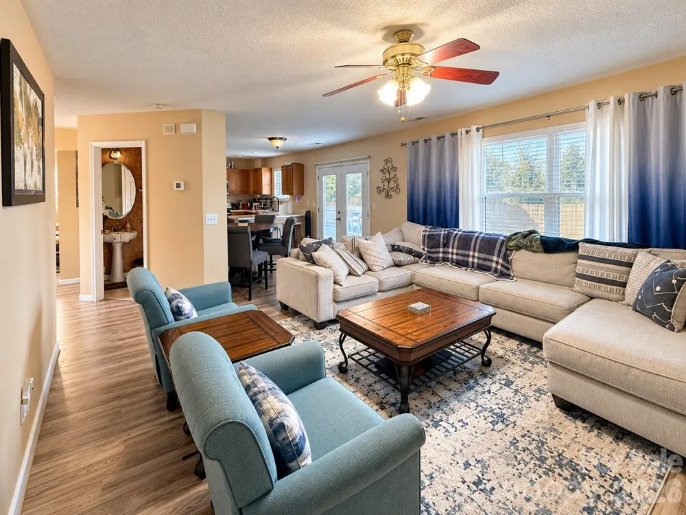 4912 Alenja Lane Raleigh, NC 27616