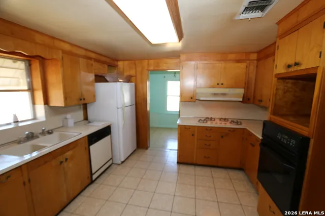 901 Houston Castroville, TX 78009