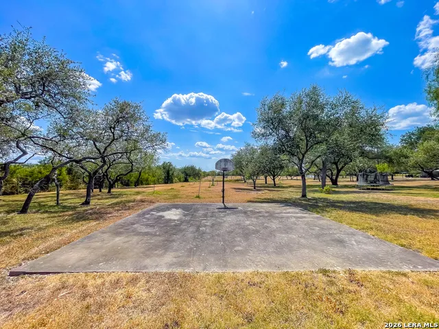 2815 Orange Ln Beeville, TX 78102