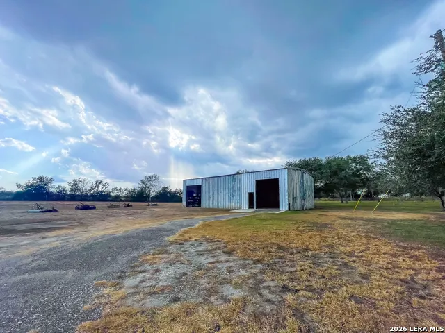 2815 Orange Ln Beeville, TX 78102