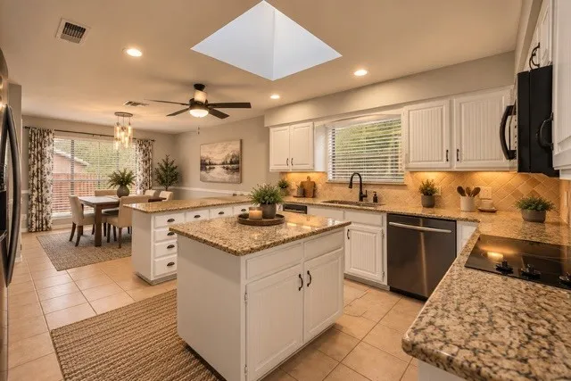 68 Legend Road Benbrook, TX 76132