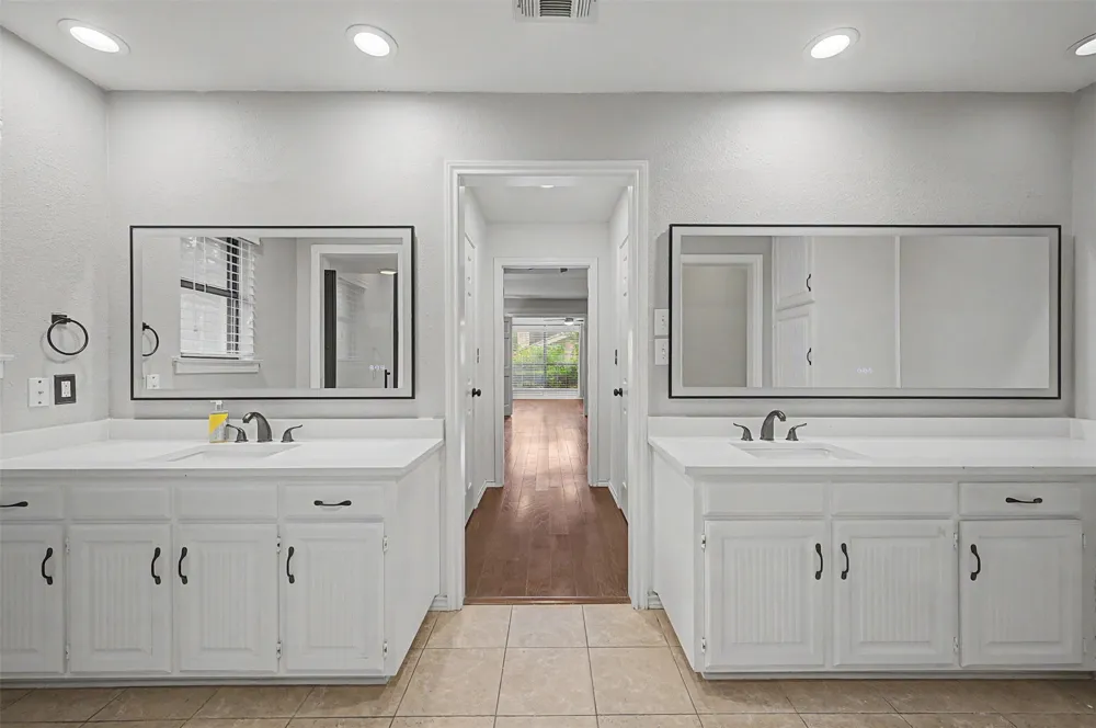 68 Legend Road Benbrook, TX 76132