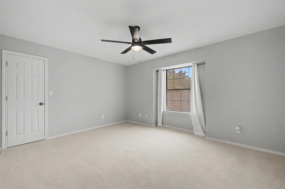 68 Legend Road Benbrook, TX 76132