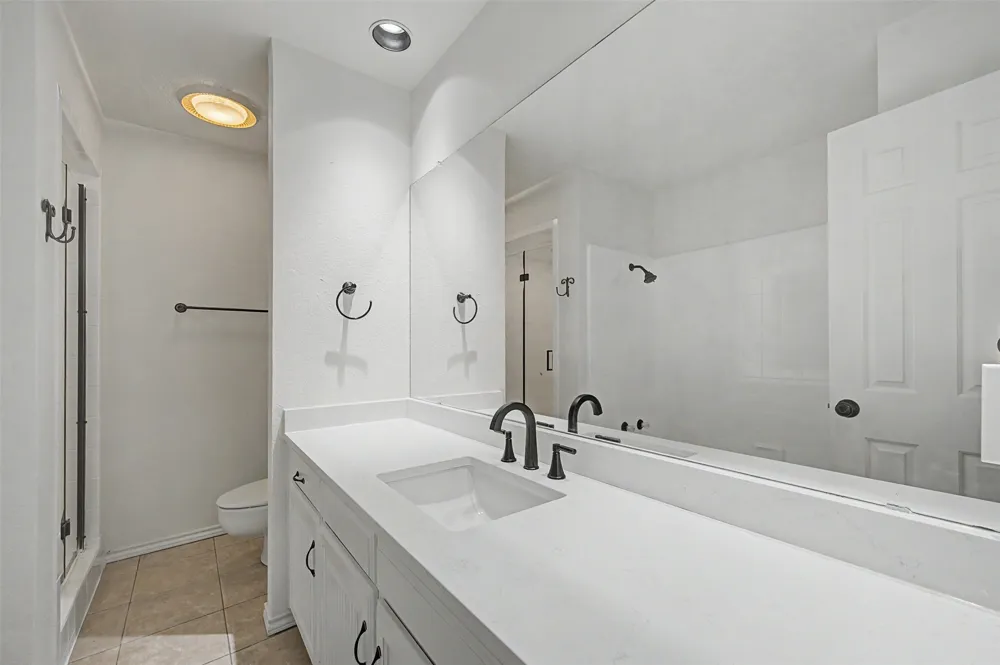 68 Legend Road Benbrook, TX 76132