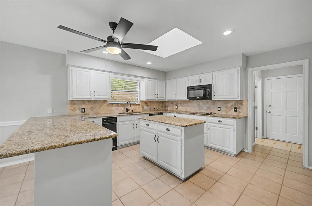 68 Legend Road Benbrook, TX 76132
