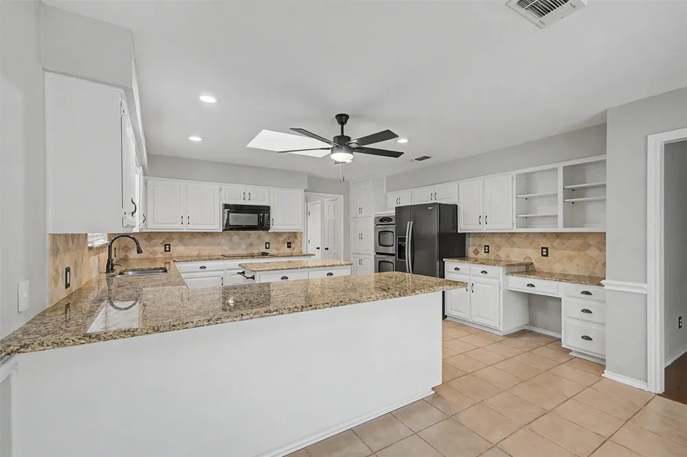 68 Legend Road Benbrook, TX 76132