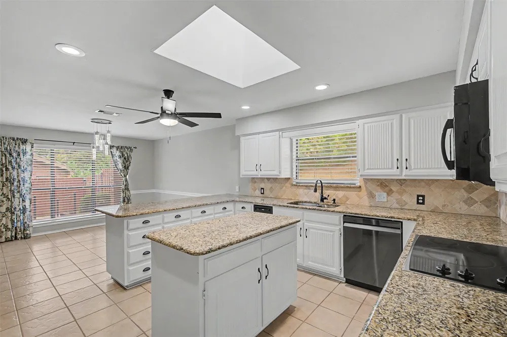 68 Legend Road Benbrook, TX 76132