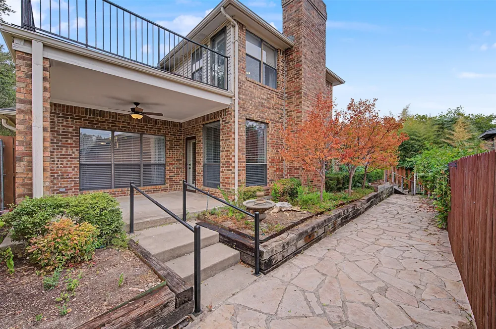 68 Legend Road Benbrook, TX 76132