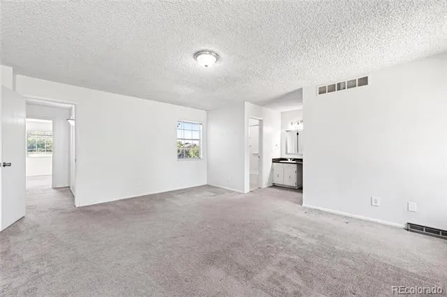 2784 S Wheeling Way Aurora, CO 80014