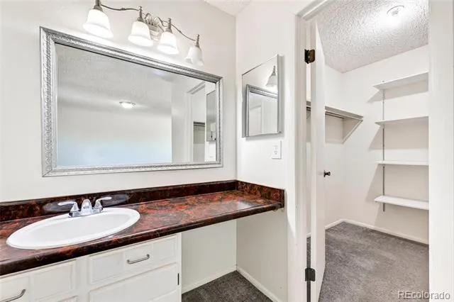 2784 S Wheeling Way Aurora, CO 80014