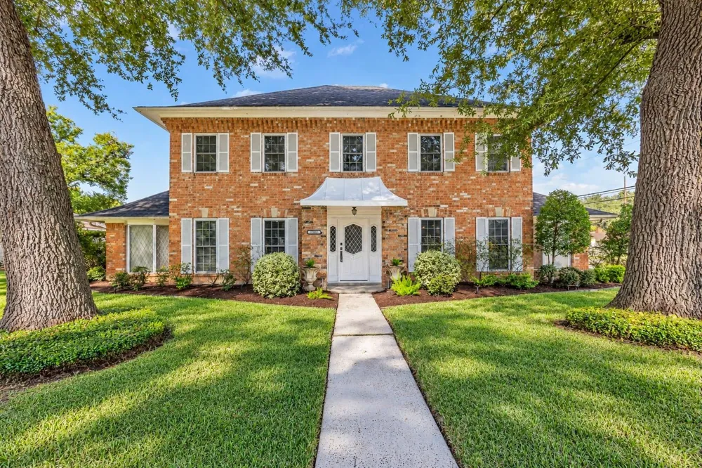 1302 Minchen Drive Deer Park, TX 77536