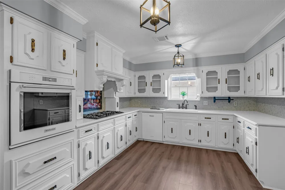 1302 Minchen Drive Deer Park, TX 77536