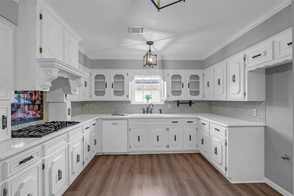 1302 Minchen Drive Deer Park, TX 77536