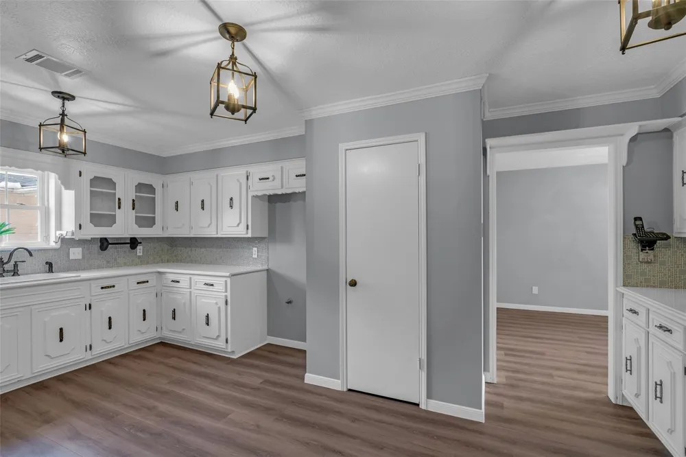 1302 Minchen Drive Deer Park, TX 77536