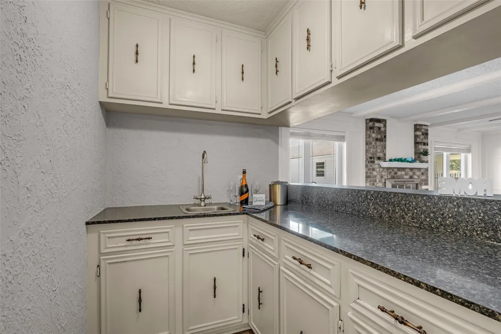 1302 Minchen Drive Deer Park, TX 77536
