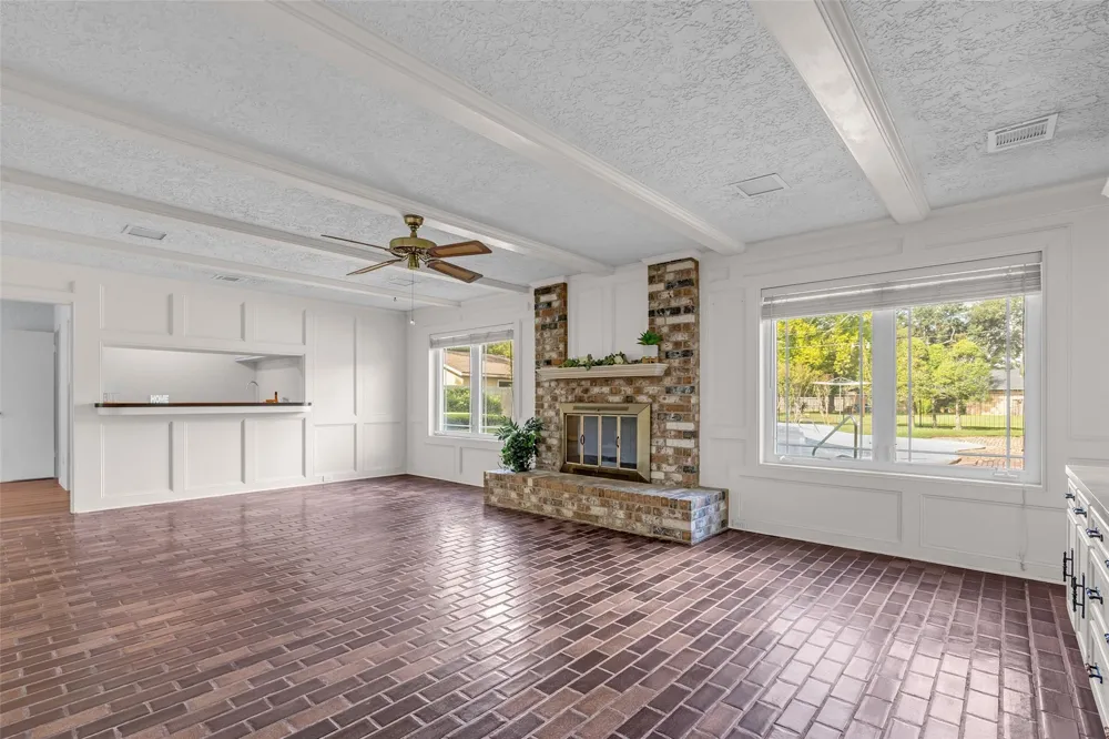 1302 Minchen Drive Deer Park, TX 77536