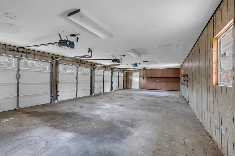 1302 Minchen Drive Deer Park, TX 77536