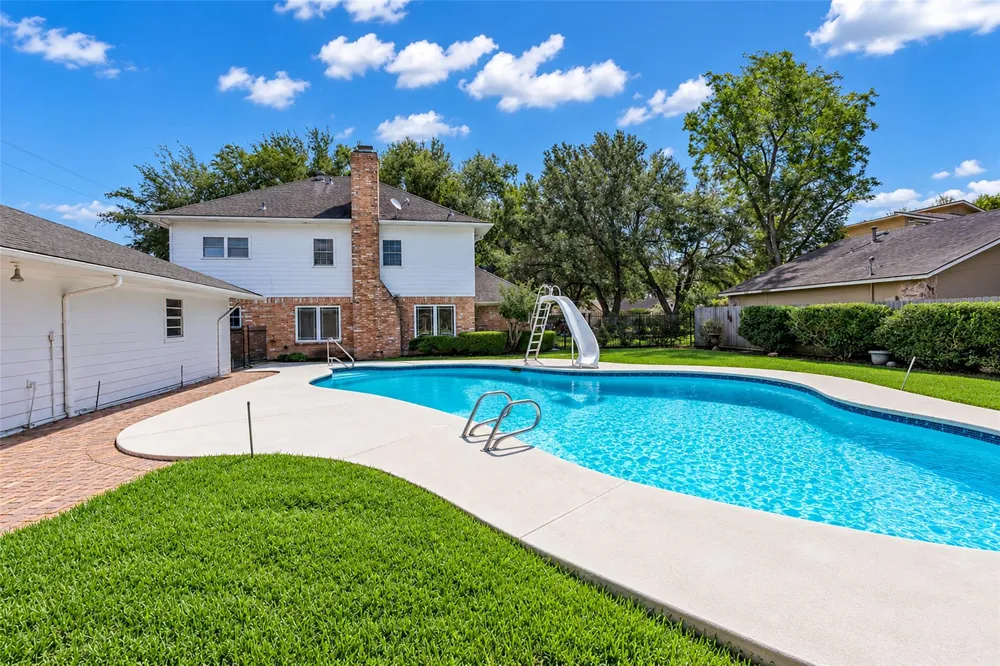1302 Minchen Drive Deer Park, TX 77536