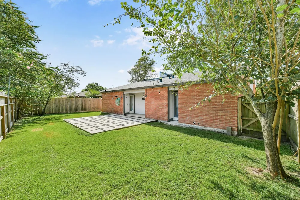 15719 Stonehaven Drive Houston, TX 77059