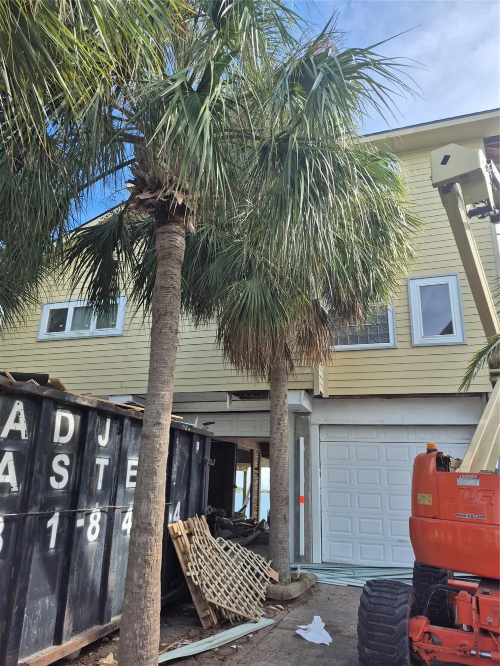 1823 Port O Call Street Tiki Island, TX 77554