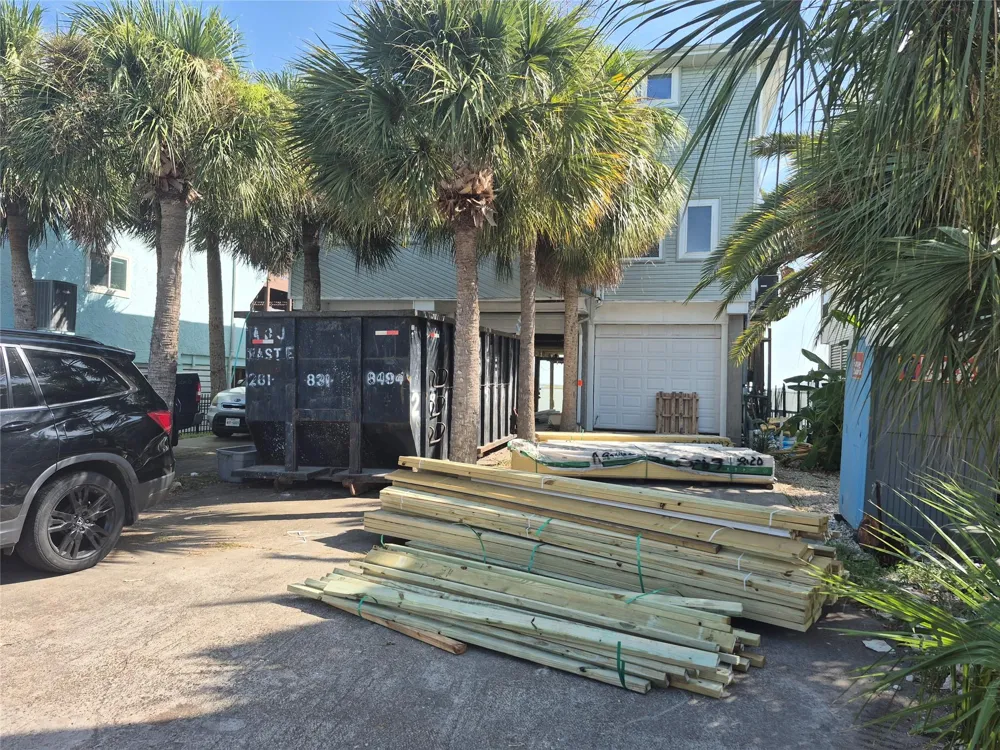 1823 Port O Call Street Tiki Island, TX 77554