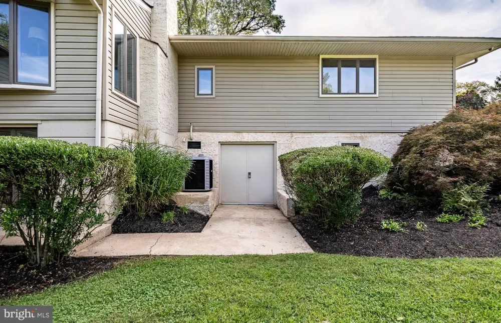 46 WAR TROPHY LANE Media, PA 19063