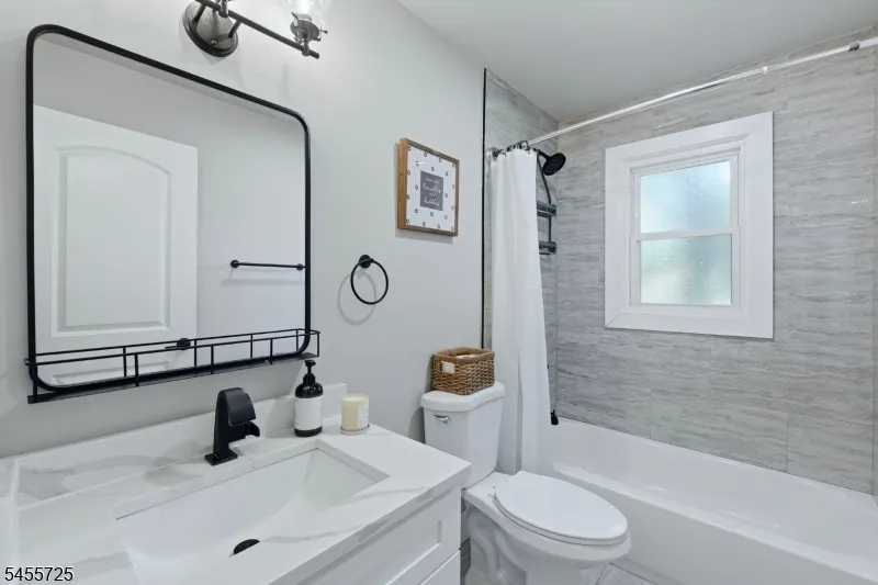 127 Hillside Dr North Haledon, NJ 07508