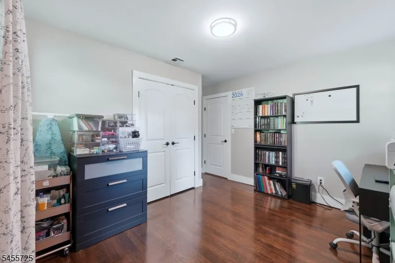 127 Hillside Dr North Haledon, NJ 07508