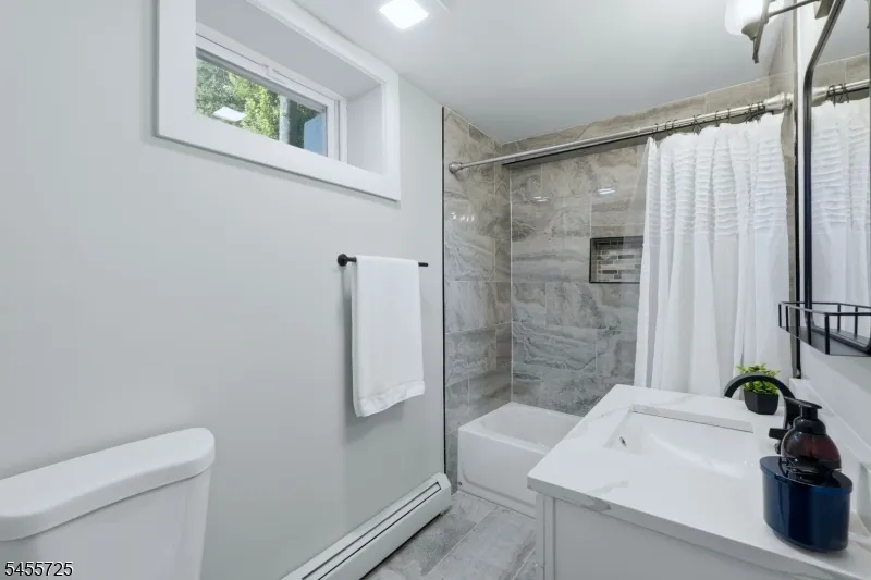 127 Hillside Dr North Haledon, NJ 07508