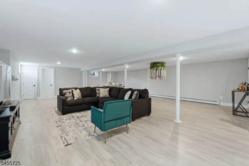127 Hillside Dr North Haledon, NJ 07508