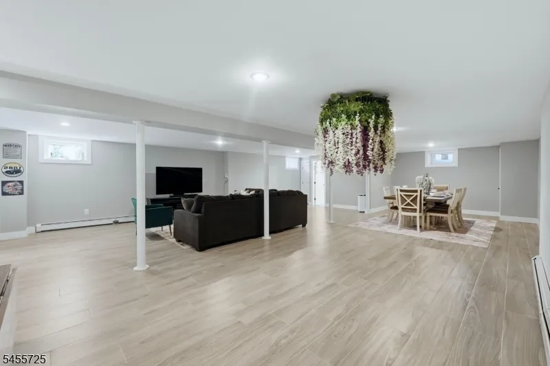 127 Hillside Dr North Haledon, NJ 07508