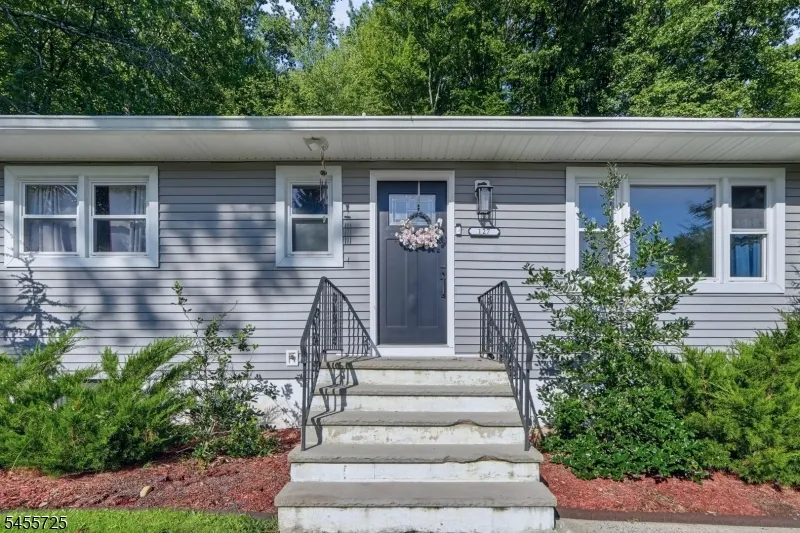 127 Hillside Dr North Haledon, NJ 07508