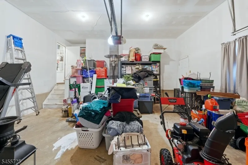 127 Hillside Dr North Haledon, NJ 07508