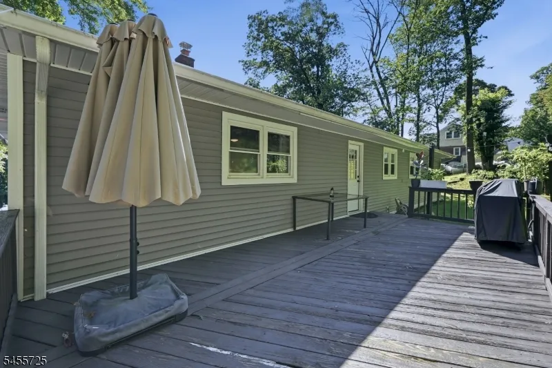 127 Hillside Dr North Haledon, NJ 07508