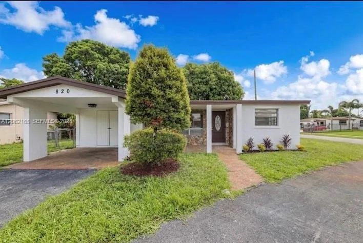 820 NW 38th Ave Lauderhill, FL 33311