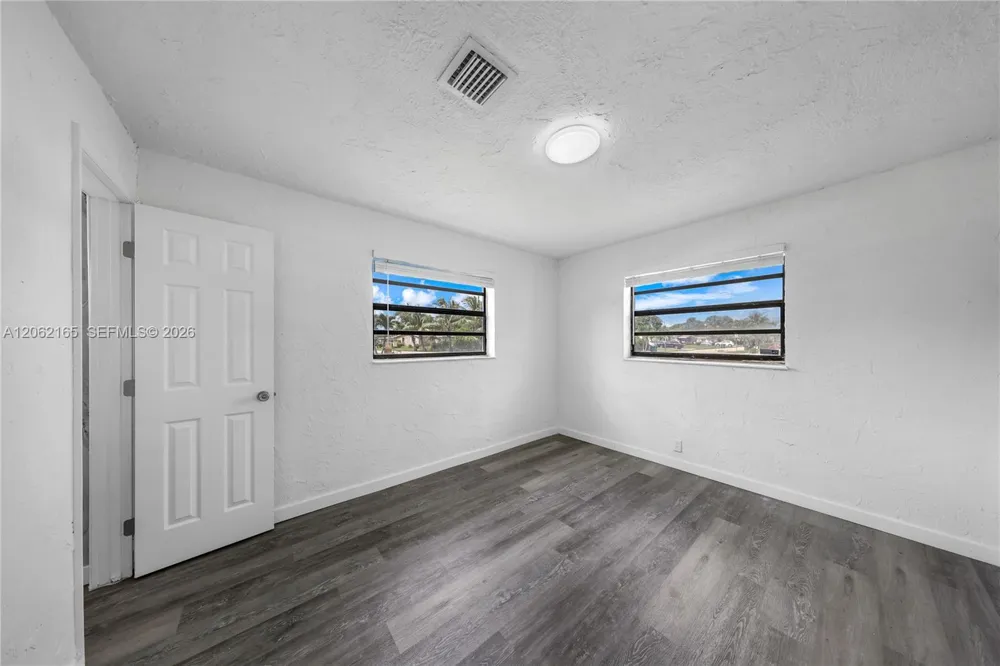 820 NW 38th Ave Lauderhill, FL 33311