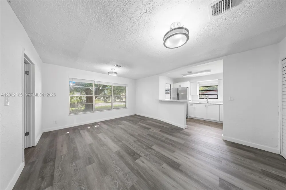 820 NW 38th Ave Lauderhill, FL 33311