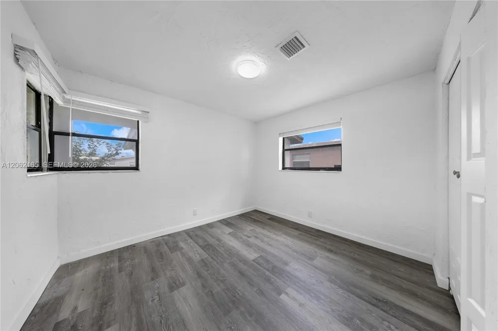 820 NW 38th Ave Lauderhill, FL 33311