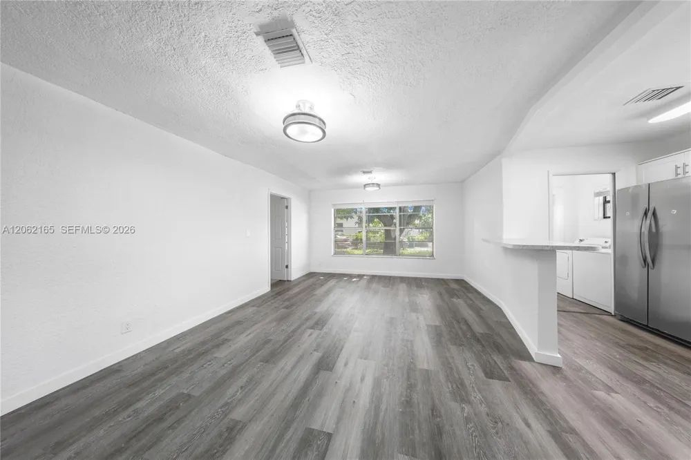 820 NW 38th Ave Lauderhill, FL 33311