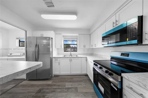 820 NW 38th Ave