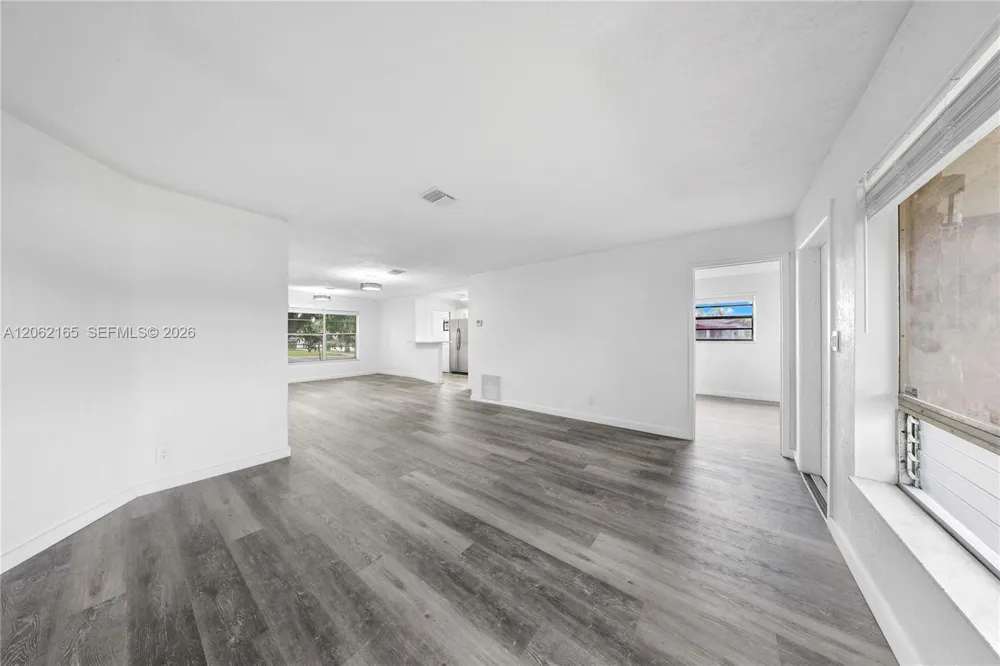 820 NW 38th Ave Lauderhill, FL 33311